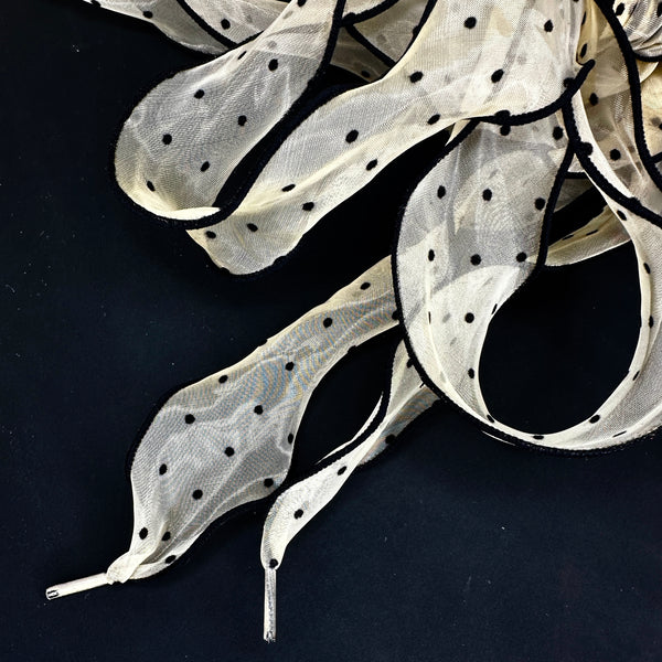Dotted Mesh Laces