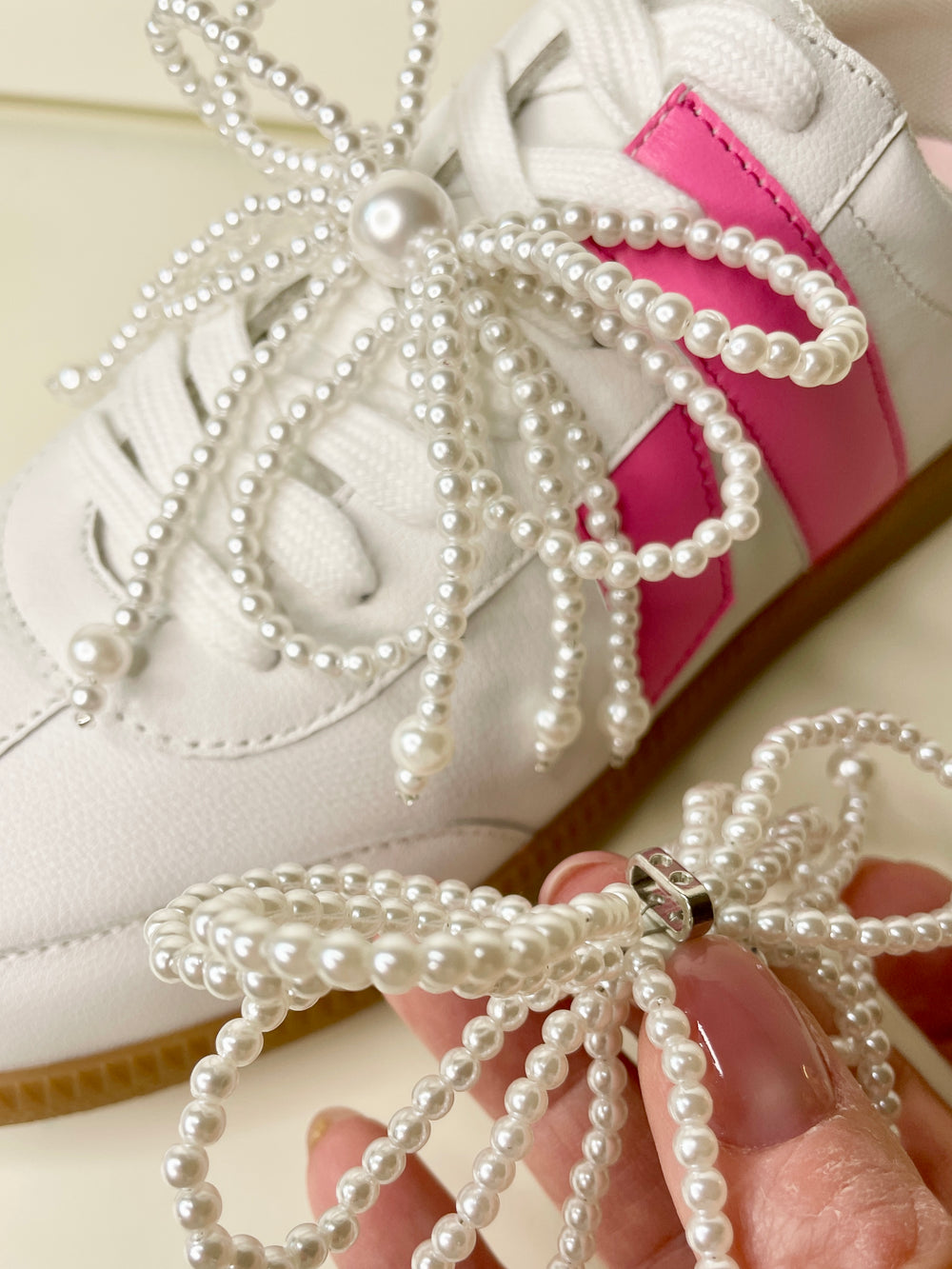Charm pearly bow
